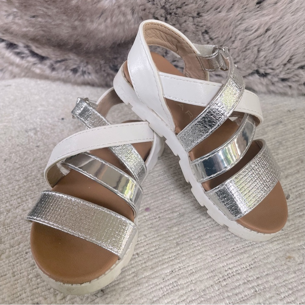 TAHARI Silver and White strappy sandals, toddler